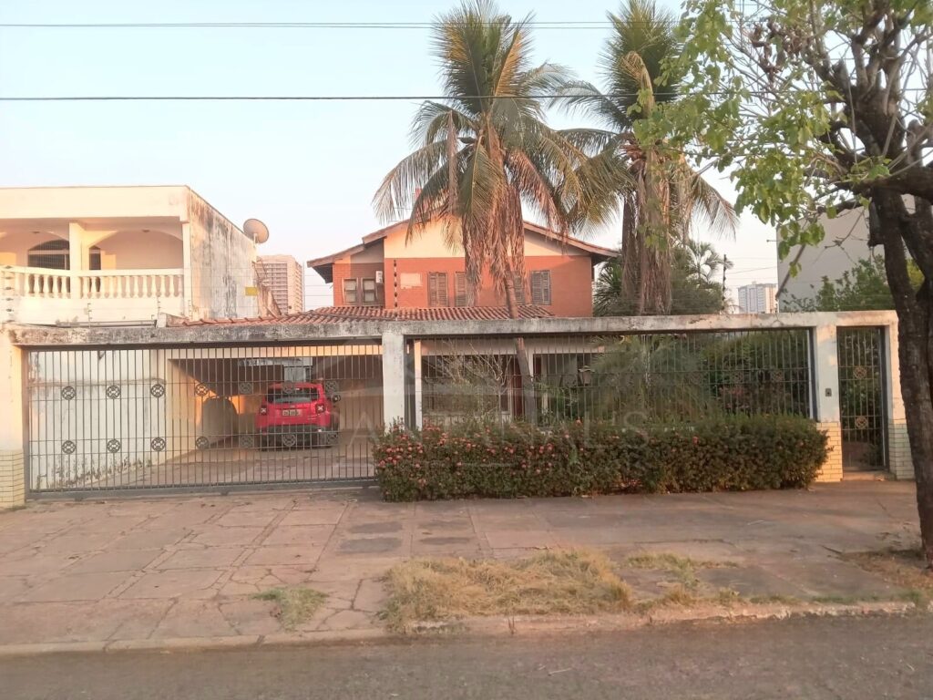 Vende-se / Aluga-se casa no bairro Vila Aurora