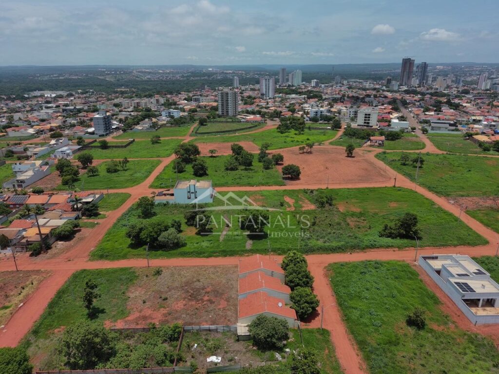 Terreno à venda no bairro Sagrada Família