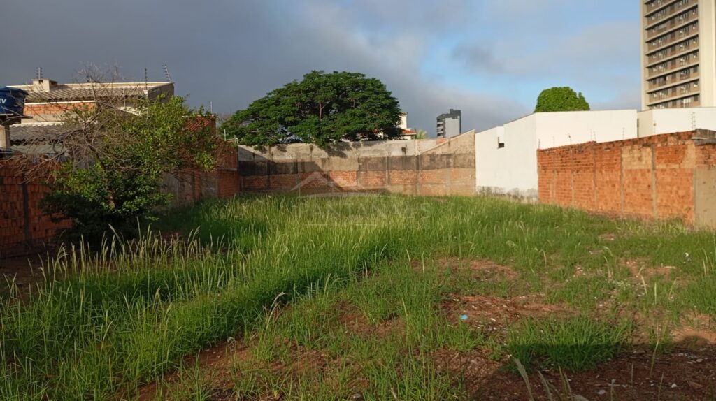 Terreno à venda na Vila Aurora