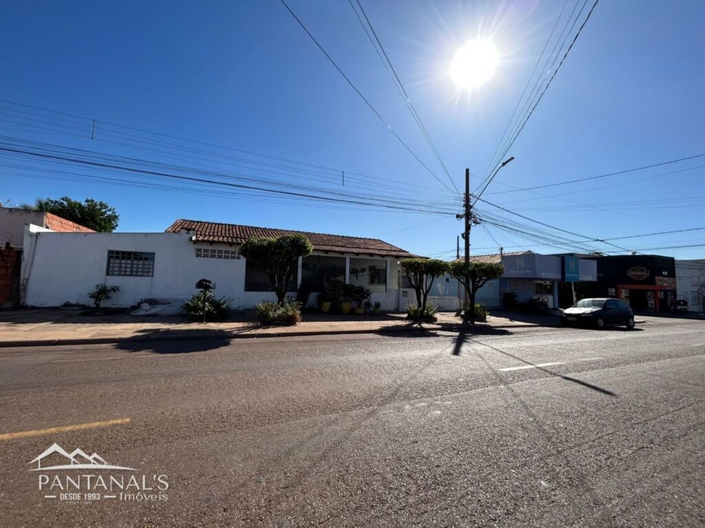 Casa comercial disponível para venda no Jardim Santa Fé