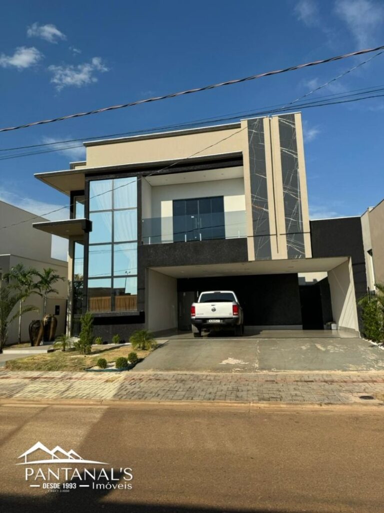 Casa disponível para venda no condomínio Royal Boulevard