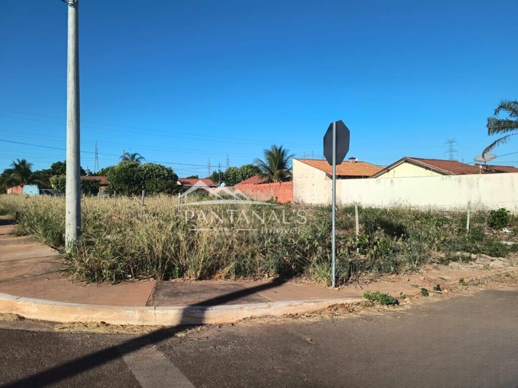 Terreno à venda no bairro Sagrada Família