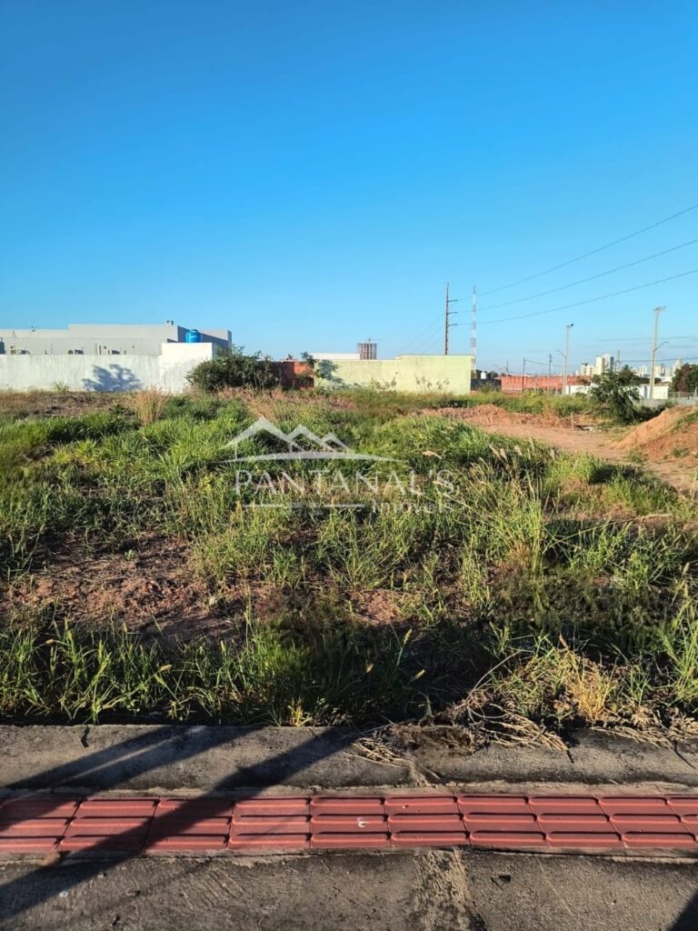 Terreno à venda no bairro Cidade Salmen