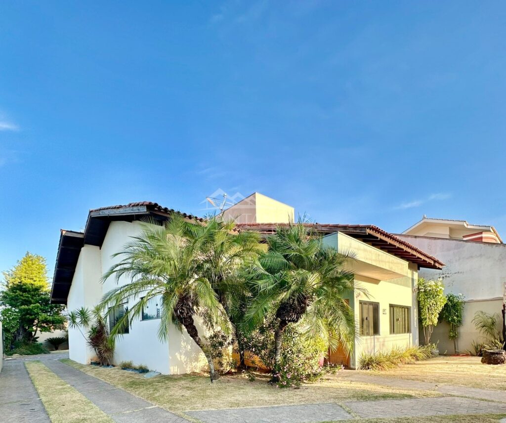 Linda casa à venda no Jardim Santa Marta