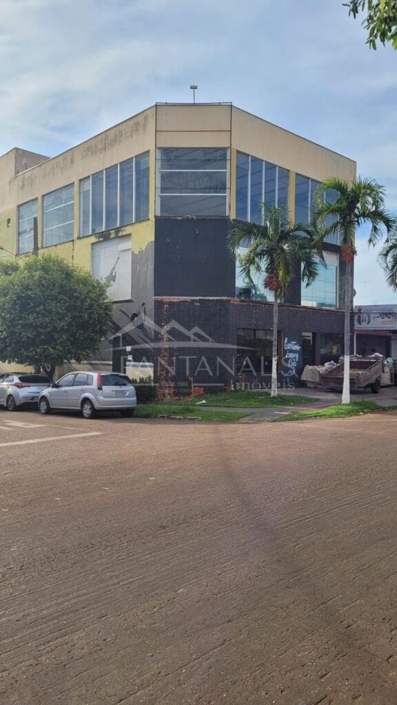 Aluga-se / vende-se: Imóvel comercial na Av. Brasil