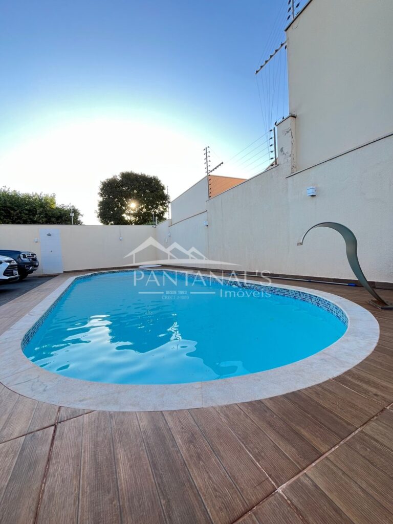 Casa à venda no bairro Jardim Adriana