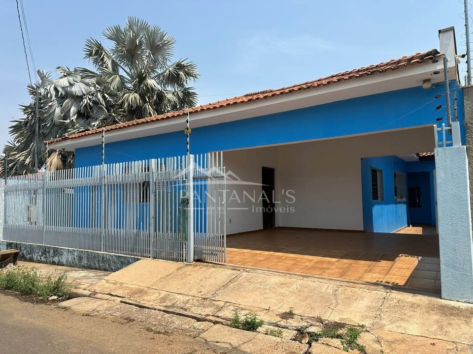 Casa à venda no bairro Santa Cruz