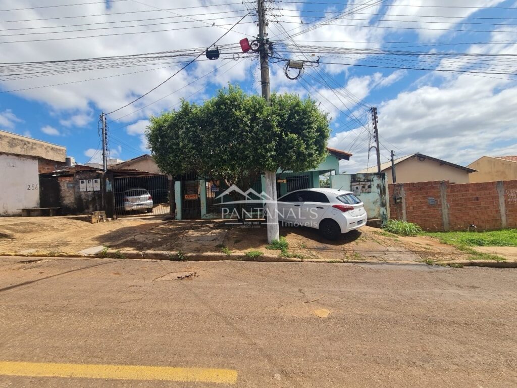 Vende-se casa na Vila Santa Catarina