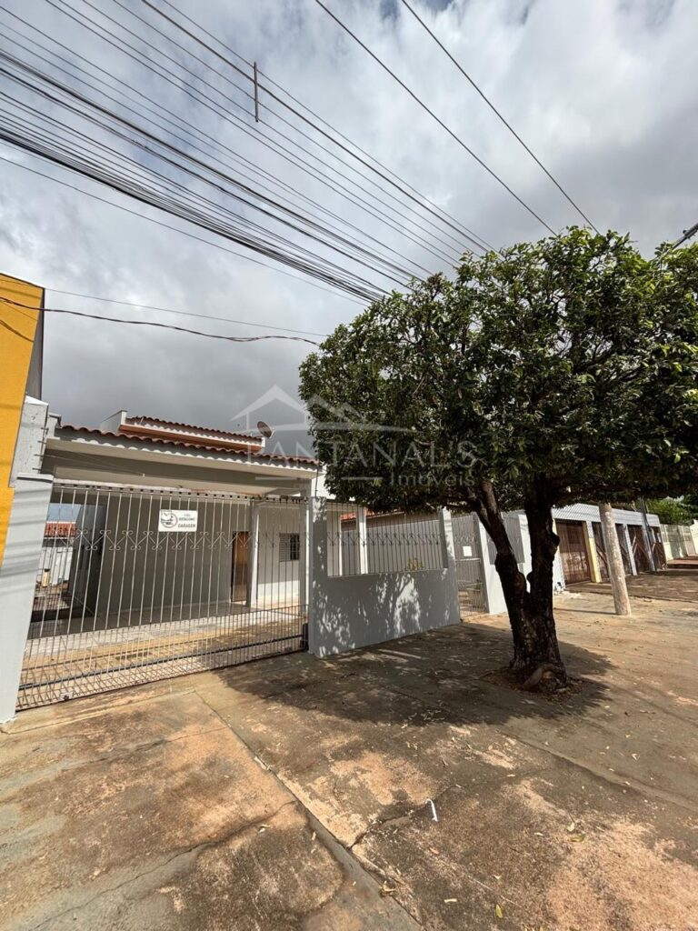 Casa à venda no bairro Santa Cruz