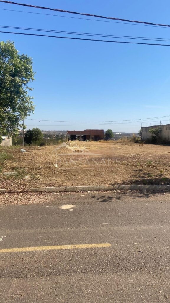 Vendo Dois Terrenos Lado a Lado – Jardim do Parque