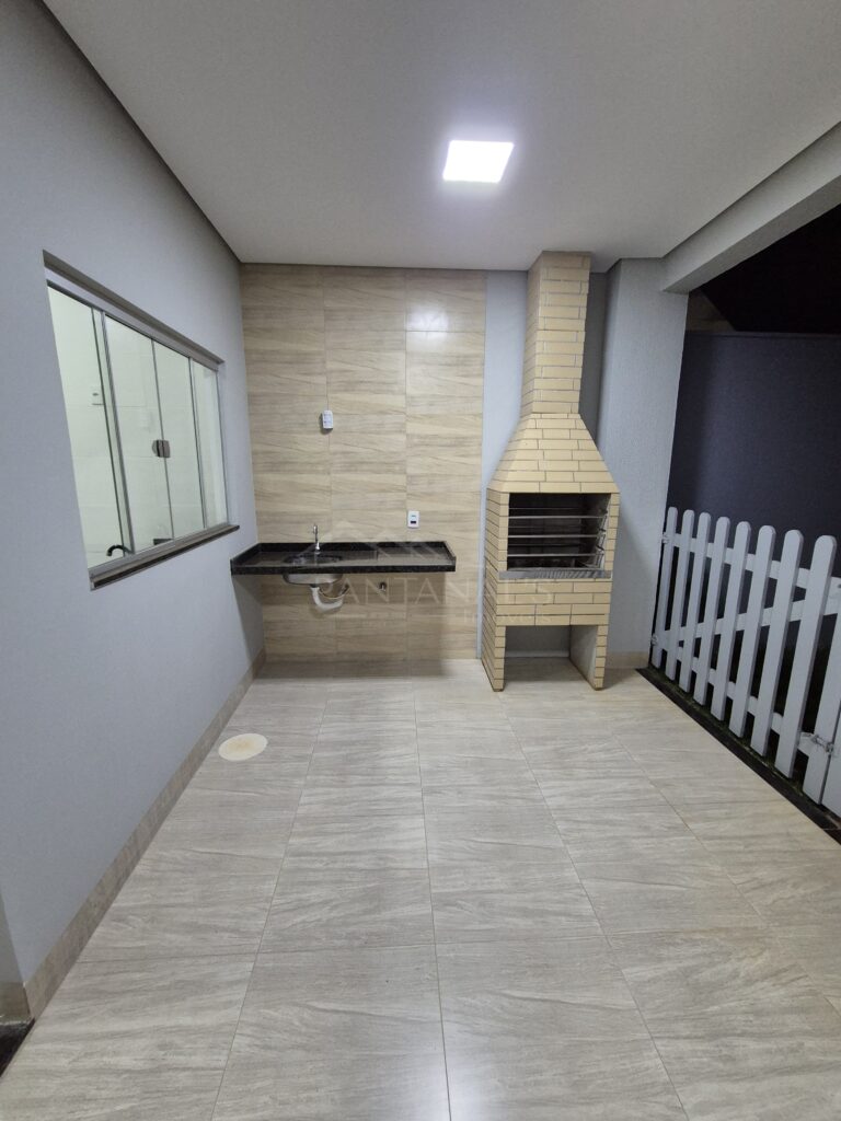 Vendo Duas Casas no Sagrada Família – Próximo à Av. dos Estudantes