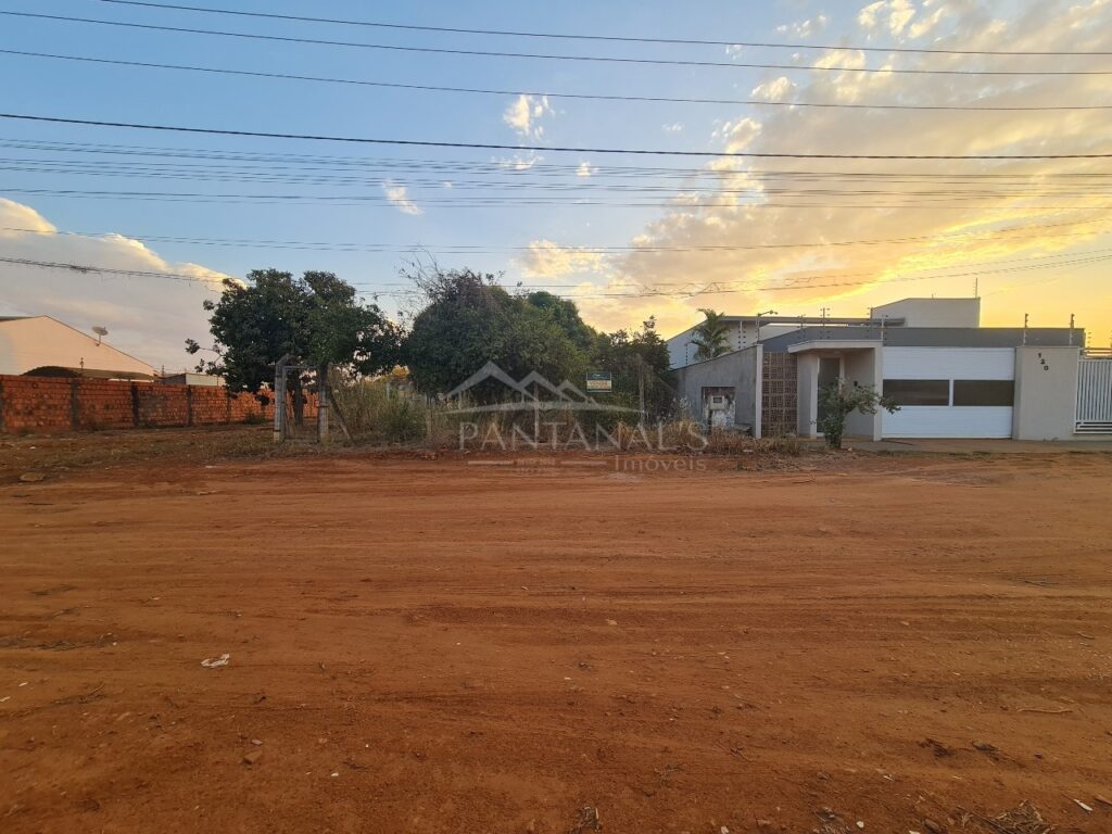 Terreno à Venda no Bairro Sagrada Família