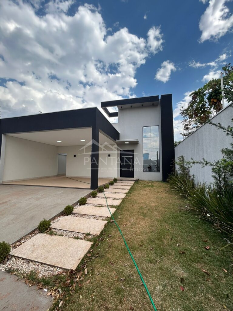 Linda Casa à Venda – Jardim Adriana