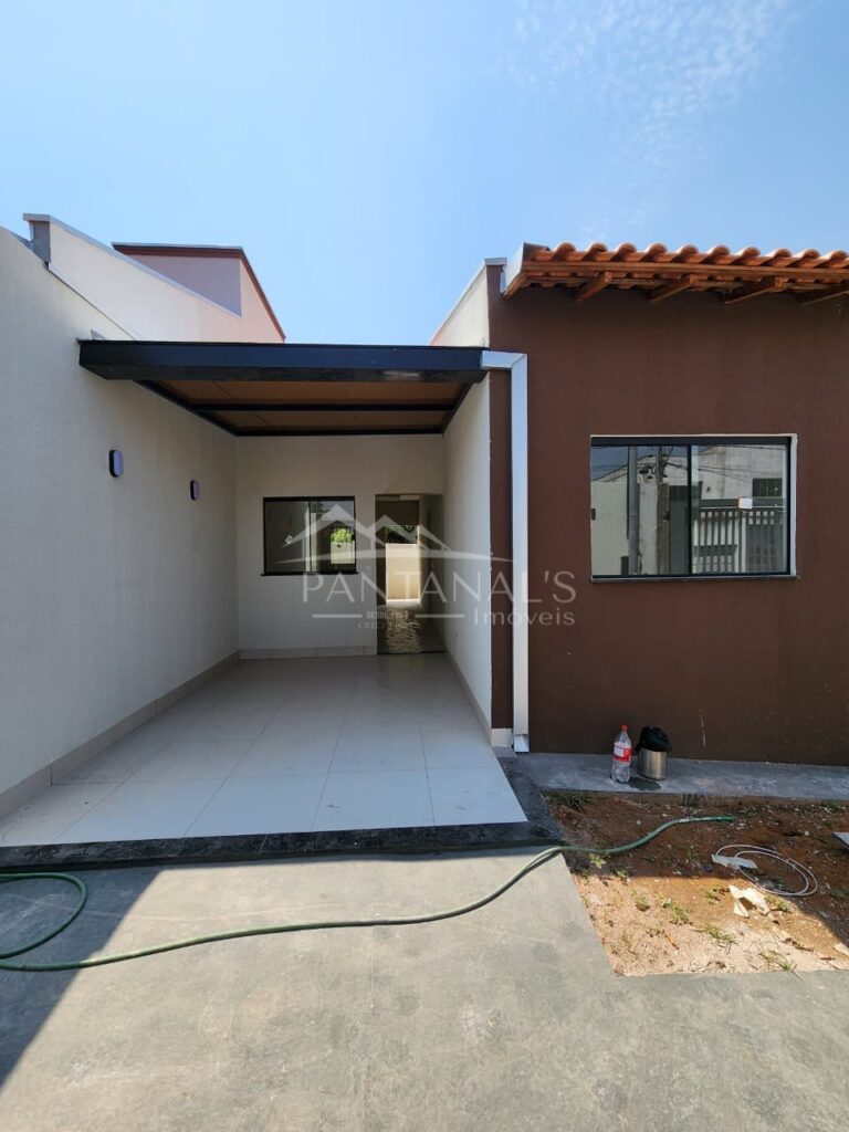 Duas casas à venda no Jardim Riviera