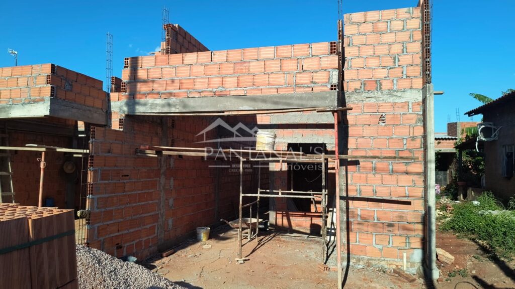 Duas casas disponíveis para venda no bairro Jardim Iguaçu