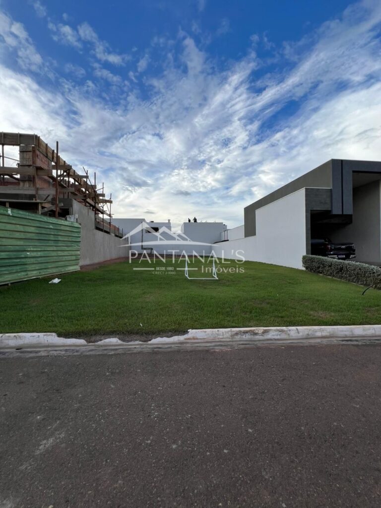 Terreno à venda no Condomínio Vila Toscana