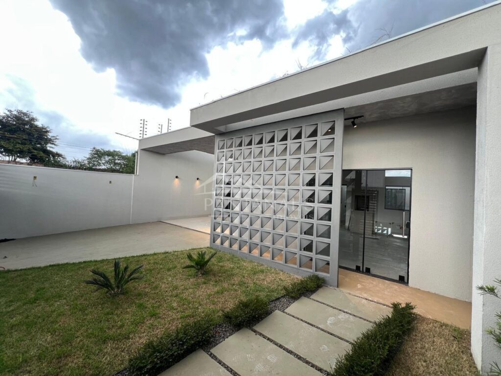 Casa à venda no bairro Recanto do Parque