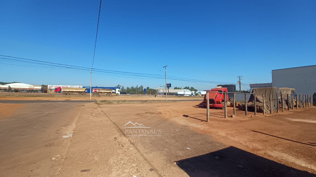 Terreno à venda sob esquina com a BR 364
