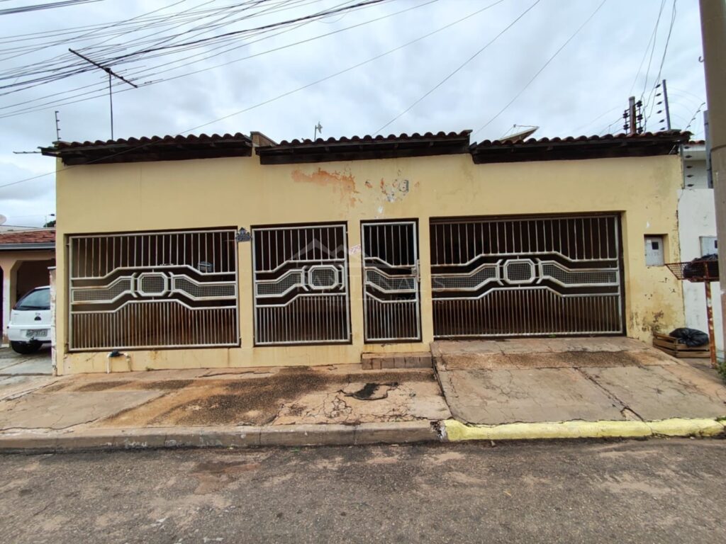 Vendo ou troco Casa no Conjunto São José I