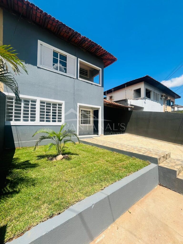 Sobrado disponível para venda ou locação na Cidade Salmen