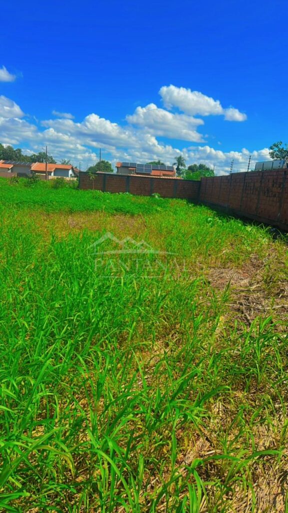 Terreno á venda no Parque Sagrada Família