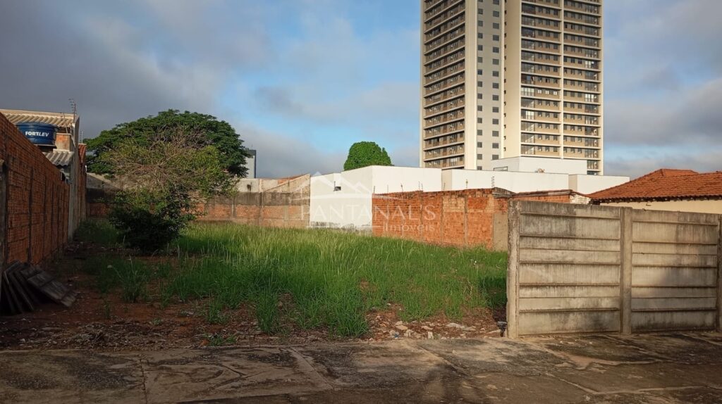 Terreno disponível na Vila Aurora