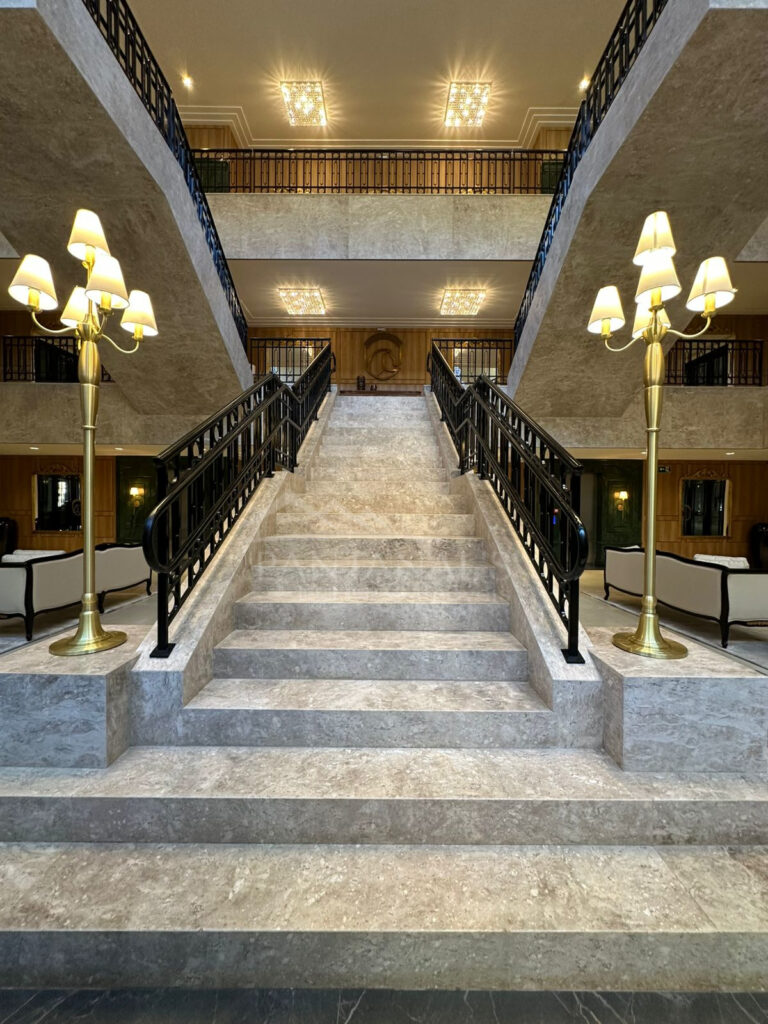 ALUGA-SE APARTAMENTO DE ALTO PADRÃO – EDIFÍCIO ESPLENDORE