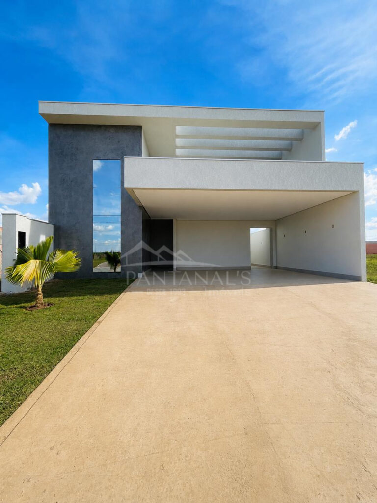 CASA DE ALTO PADRÃO À VENDA – CONDOMÍNIO MONTREAL
