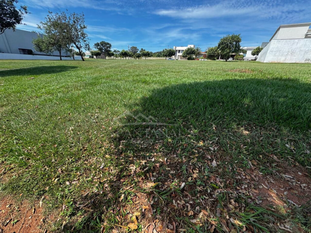 Oportunidade rara Condomínio Bosque II