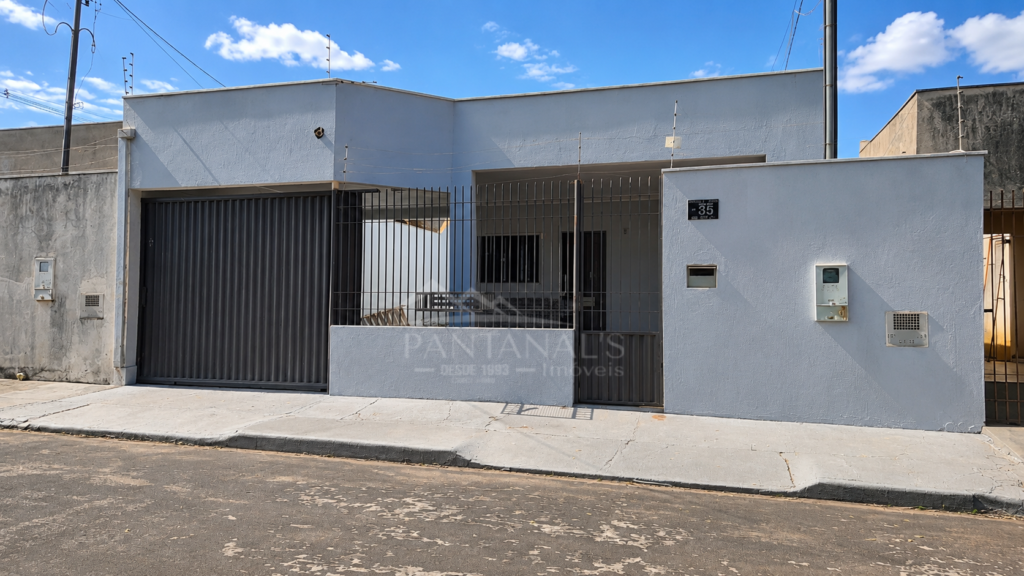 Casa à Venda no Bairro Azaleia